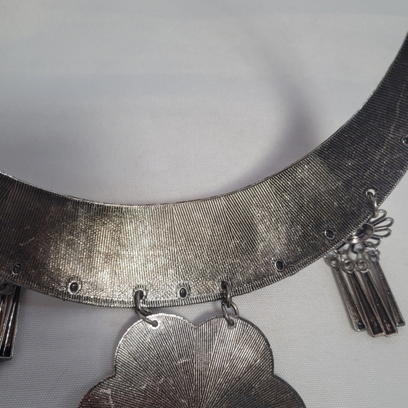 Vintage Hmong Miao Silver Metal Ceremonial  Etched Elephant Collar Necklace - Picture 9 of 11